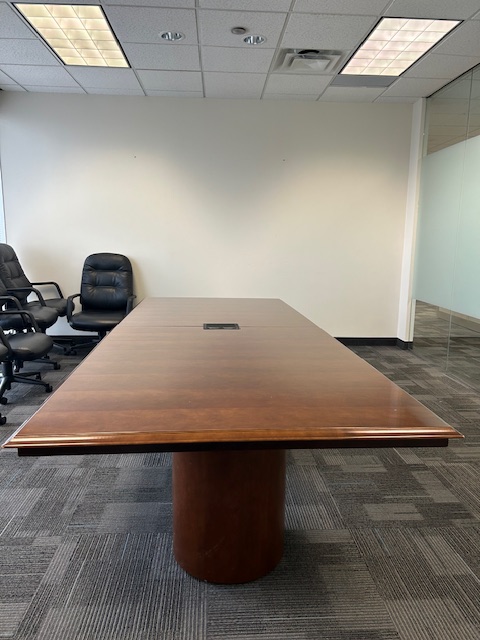 10′ x 4′ Table w/power