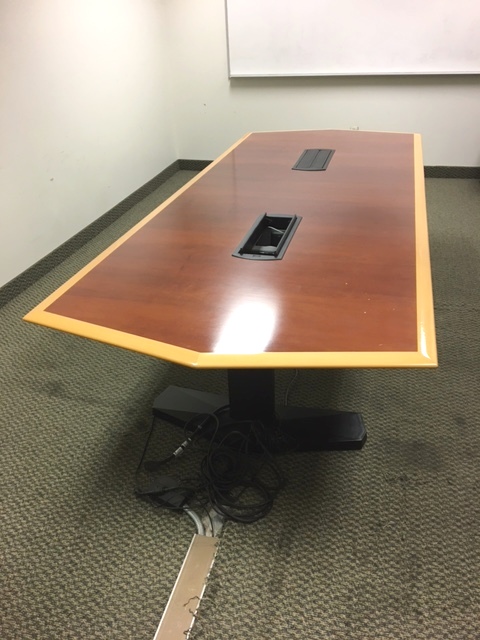 10′ x 4′ Table w/power