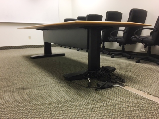 10′ x 4′ Table w/power