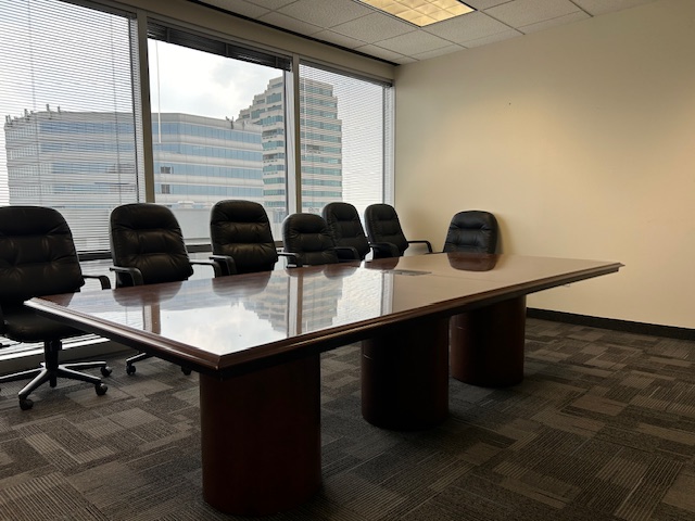 10′ x 4′ Table w/power