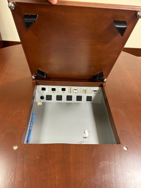 12’ x 4’ Racetrack Table w/power