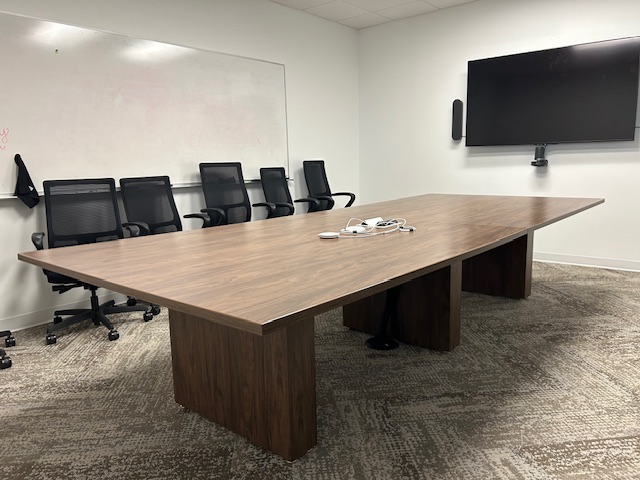 12’ x 5’ Table w/power