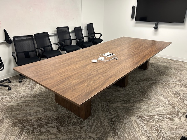 12’ x 5’ Table w/power
