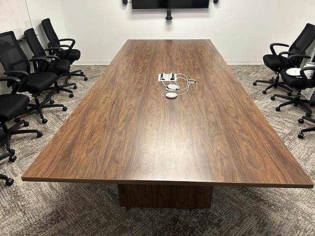12’ x 5’ Table w/power