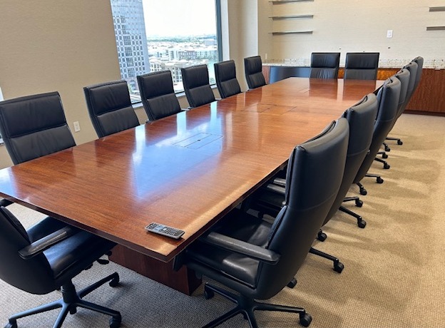 18’ x 5’ Nucraft Table w/power
