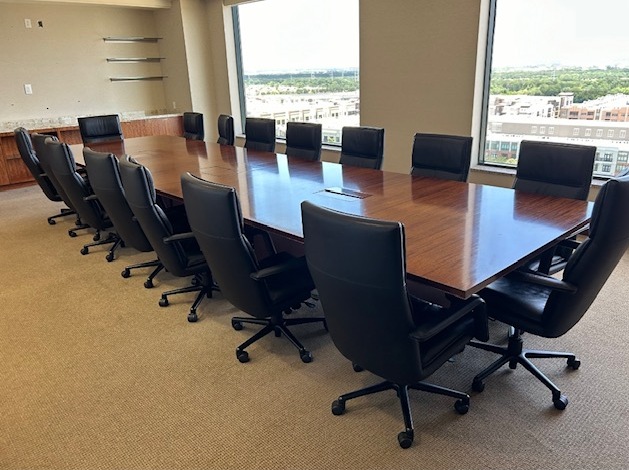 18’ x 5’ Nucraft Table w/power