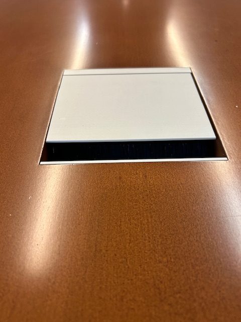 20′ x 5′ Boatshape Table w/power