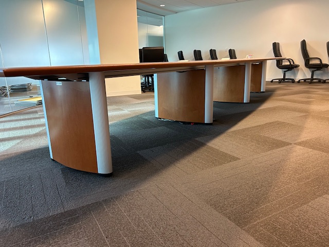 20′ x 5′ Boatshape Table w/power