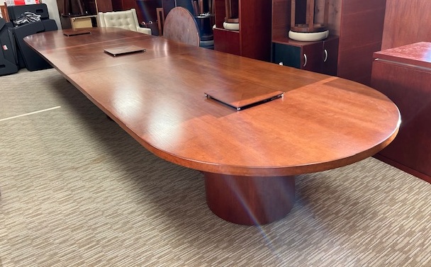 20’ x 5’ Table w/power