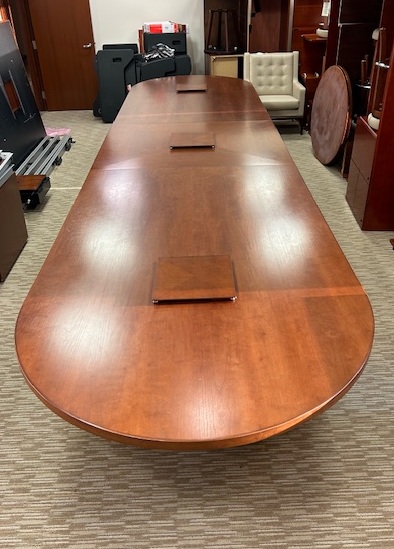 20’ x 5’ Table w/power