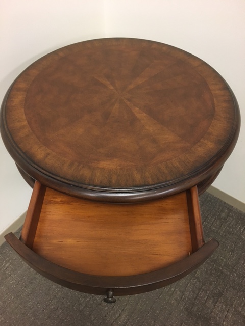 22″ Diameter Table