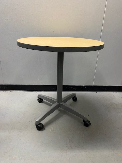 28″Dia. mobile table