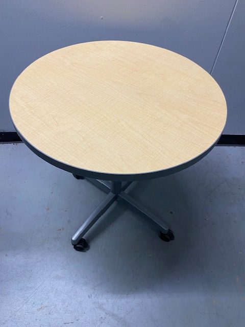 28″Dia. mobile table