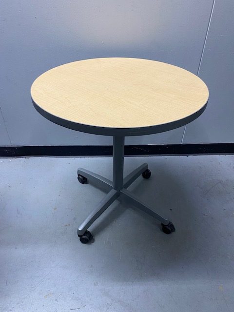 28″Dia. mobile table
