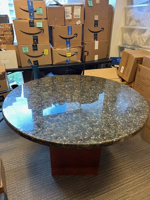 4′ Round marble top table