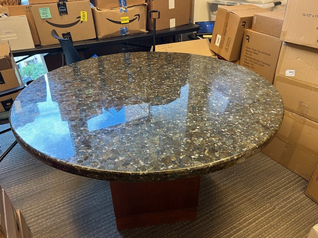 4′ Round marble top table