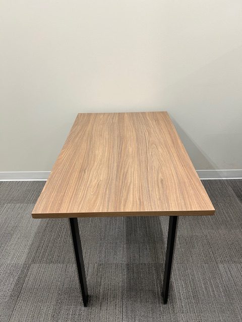 4′ x 29” x 27.5”H Table