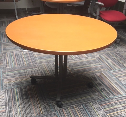 42″ Mobile Table