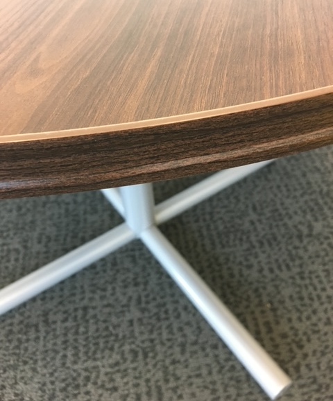42” Round Paoli Table