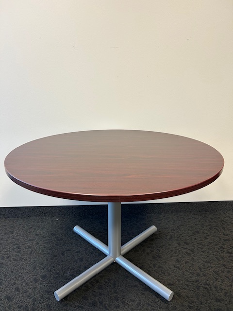 42″ Round Table