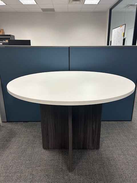 42” Round table