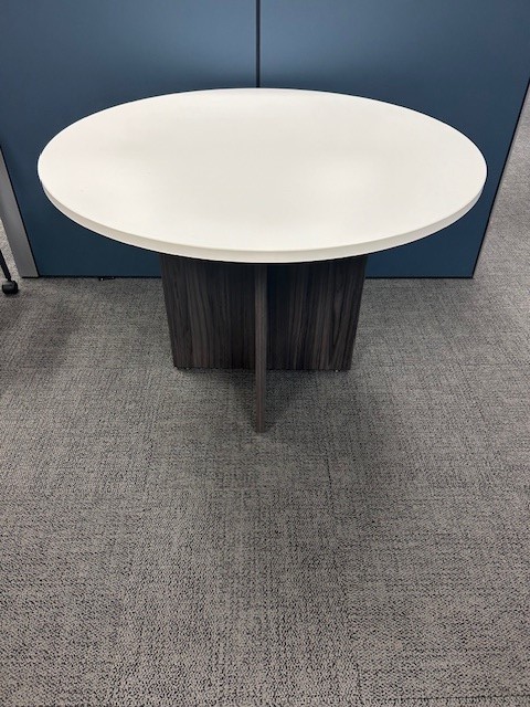 42” Round table