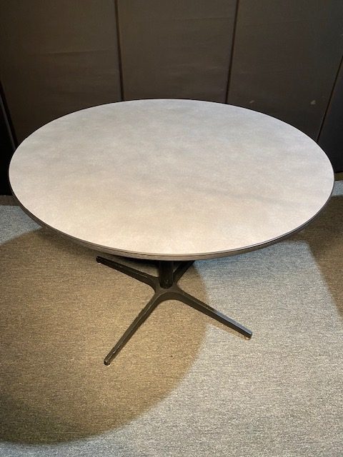 42” round Vecta table