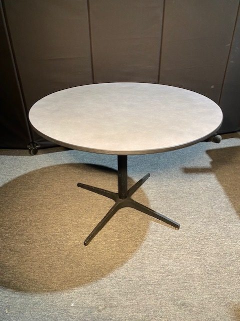 42” round Vecta table