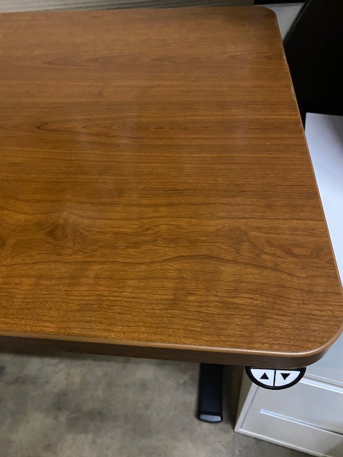 46″ x 29″ Sit/Stand Desk
