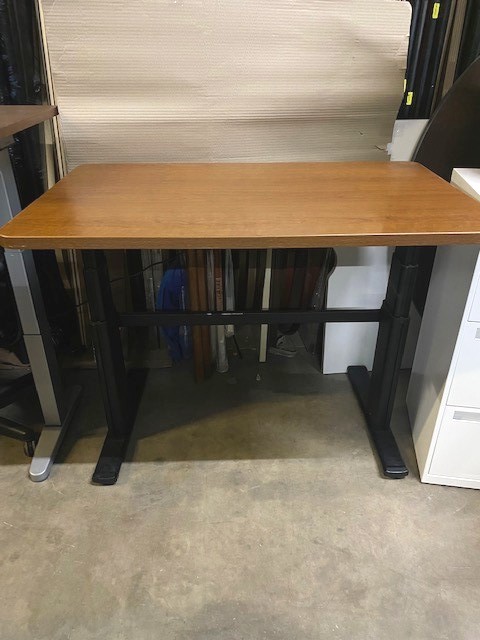 46″ x 29″ Sit/Stand Desk