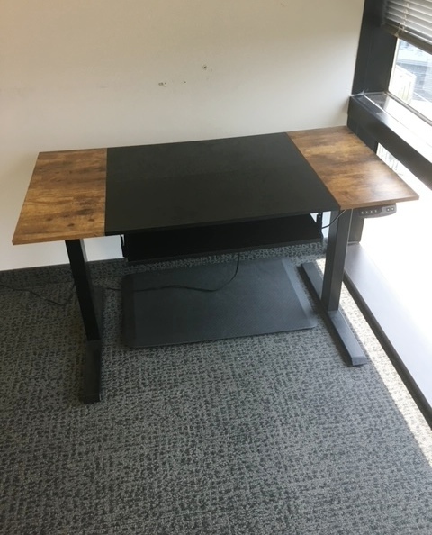 47” x 23” Sit/Stand Desk