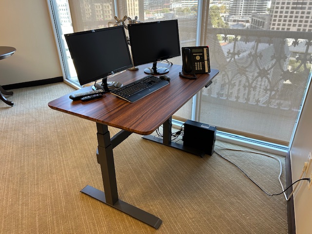 47” x 30” Sit/Stand Desk