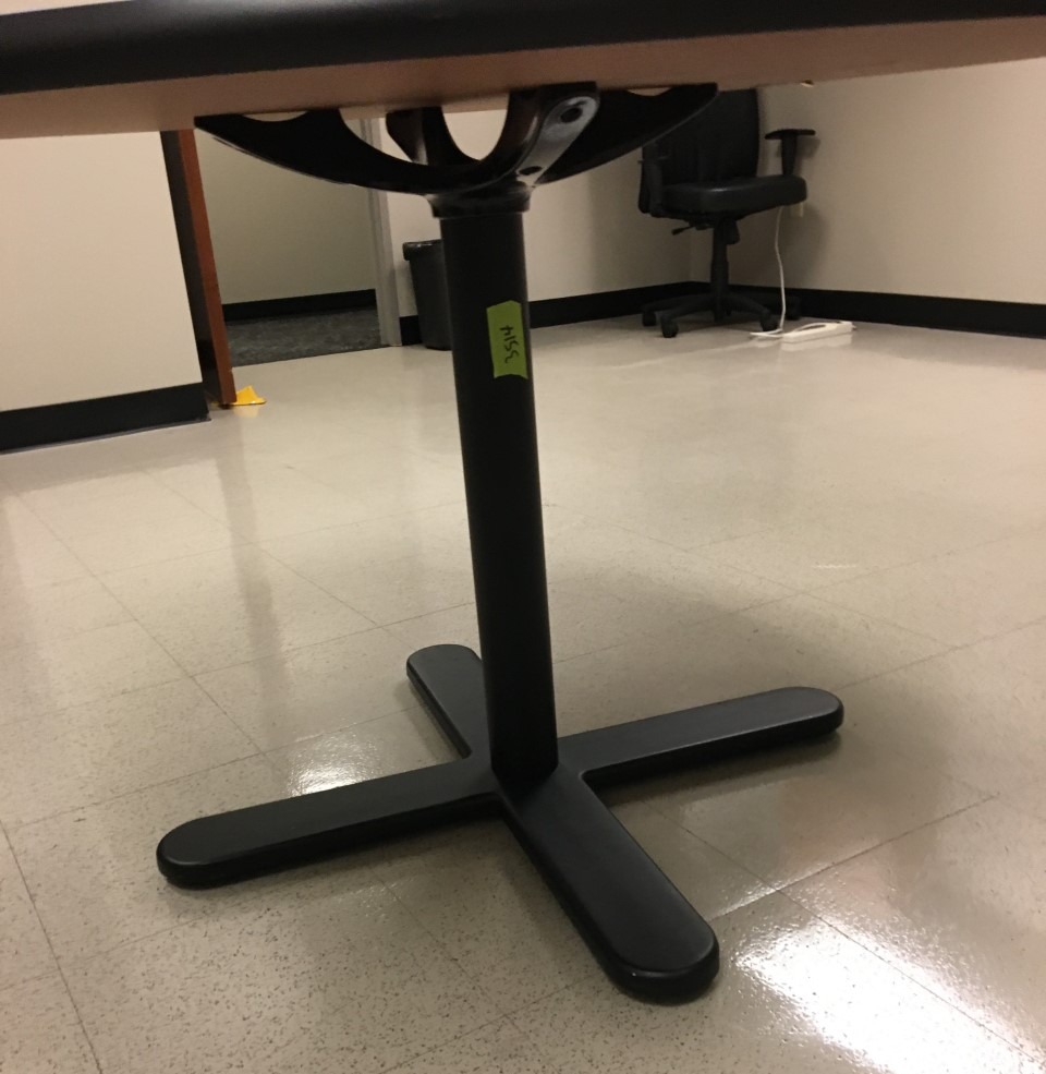 48″ Round Table