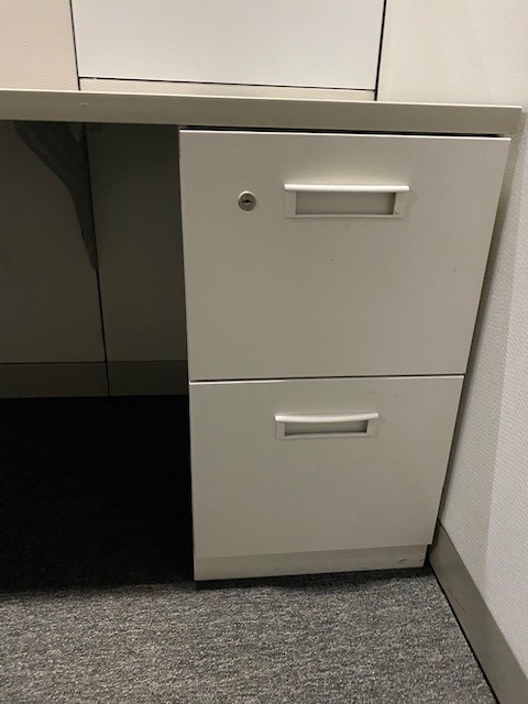 48″H Steelcase Answer stations