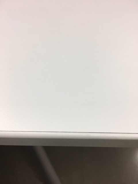 5′ x 40″H Table w/power