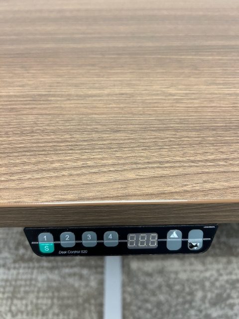 52”W x 29”D Sit/Stand Desk