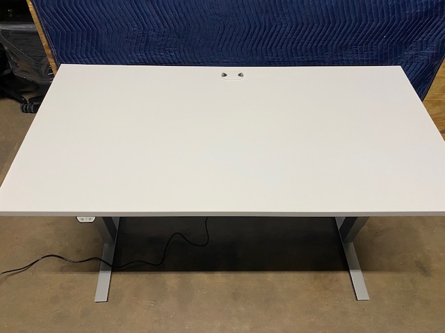 58″ x 29″ Sit/Stand Desk