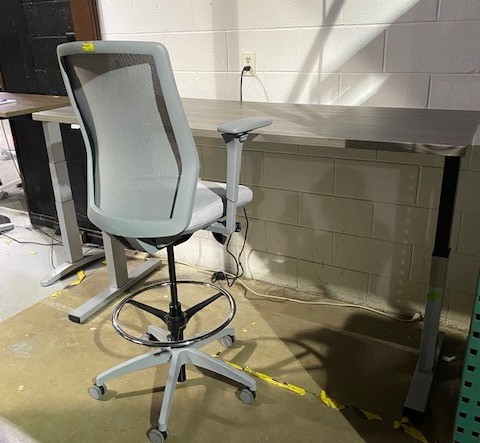 6′ x 27″ Sit/Stand Desk