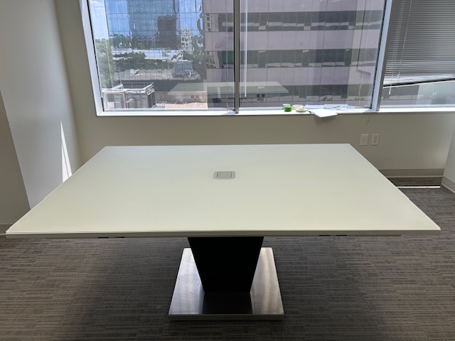 6’ x 4’ Table w/power
