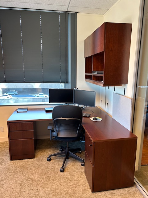 6′ x 5.5′ Knoll L shape desk