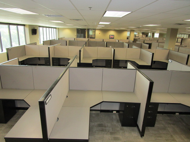 6′ x 6′ x 54″H Steelcase Answer
