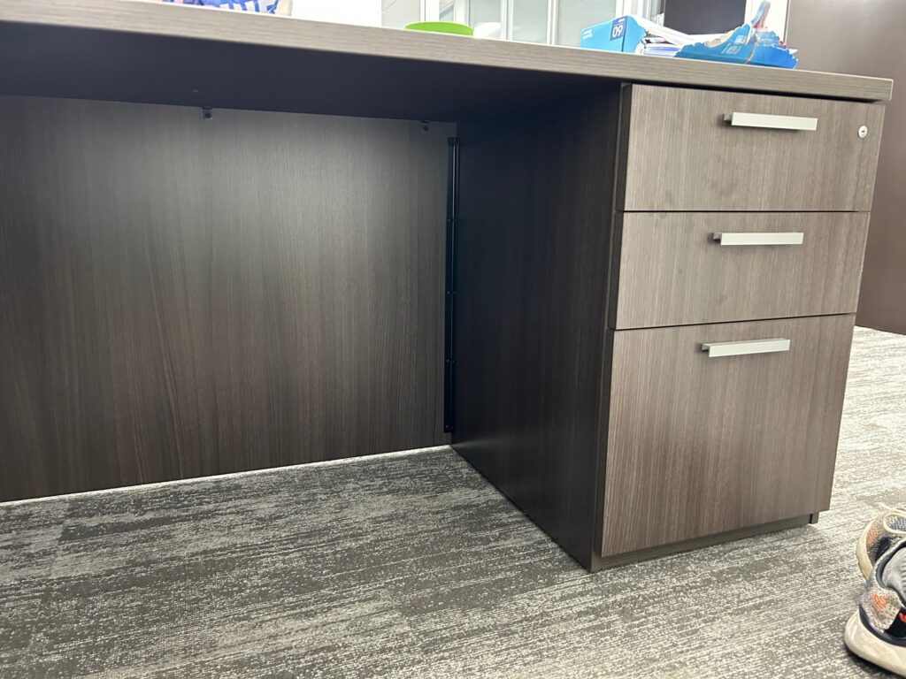 6′ x 7.5′ National L shape desk