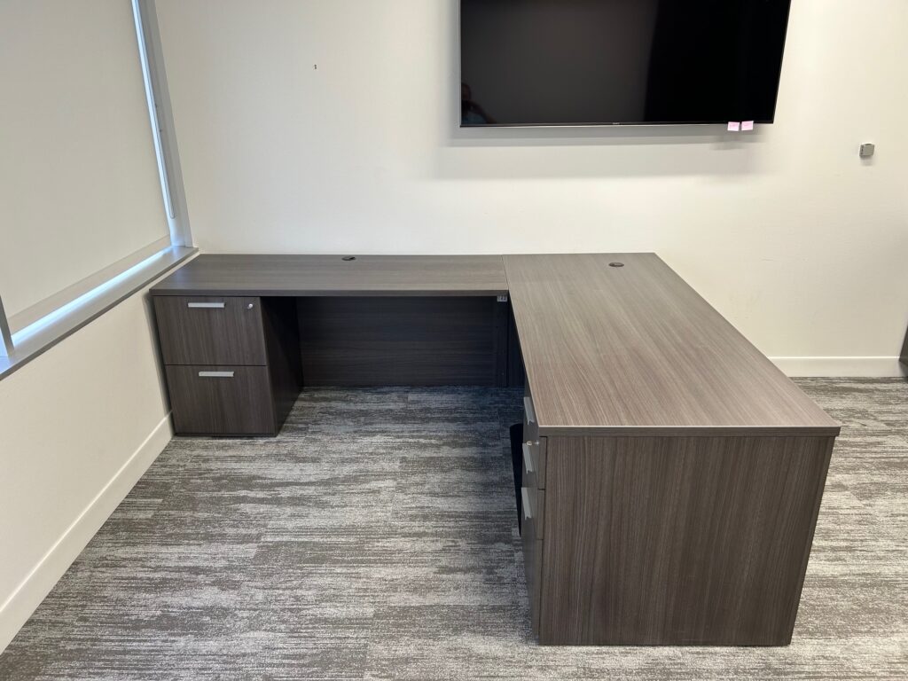 6′ x 7.5′ National L shape desk