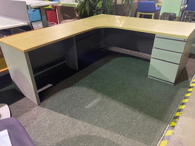 6′ x 7′ L shape desk