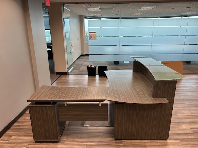 6′ x 7′ Safco Receptionist Desk