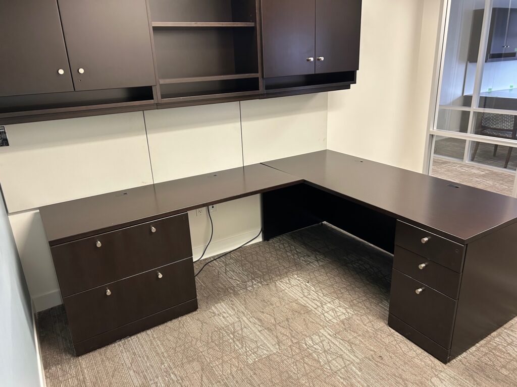 6′ x 8′ Knoll L shape