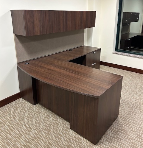 6’ x 8’ L shape w/OH