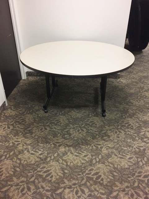 60″ Round Table