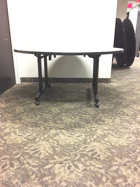 60″ Round Table