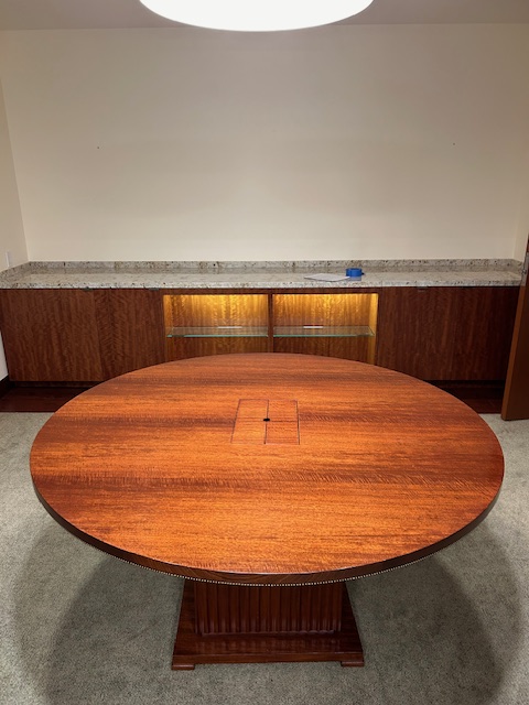 60” Round table w/power